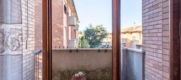 3 rooms Apartment in Volterra, Italy No. 92878 9