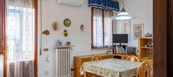3 rooms Apartment in Volterra, Italy No. 92878 11