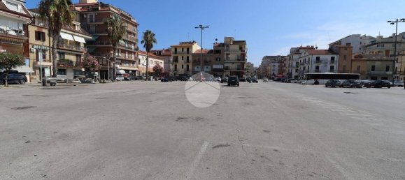 350m² Commercial property in San Benedetto del Tronto, Italy No. 320080 5