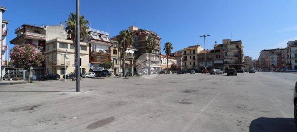 350m² Commercial property in San Benedetto del Tronto, Italy No. 320080 4