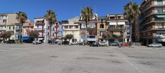 350m² Commercial property in San Benedetto del Tronto, Italy No. 320080 8