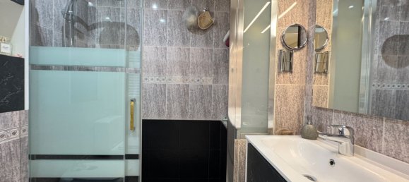 Apartamento de 4 dormitorios en Sant Martí, Spain No. 187666 34