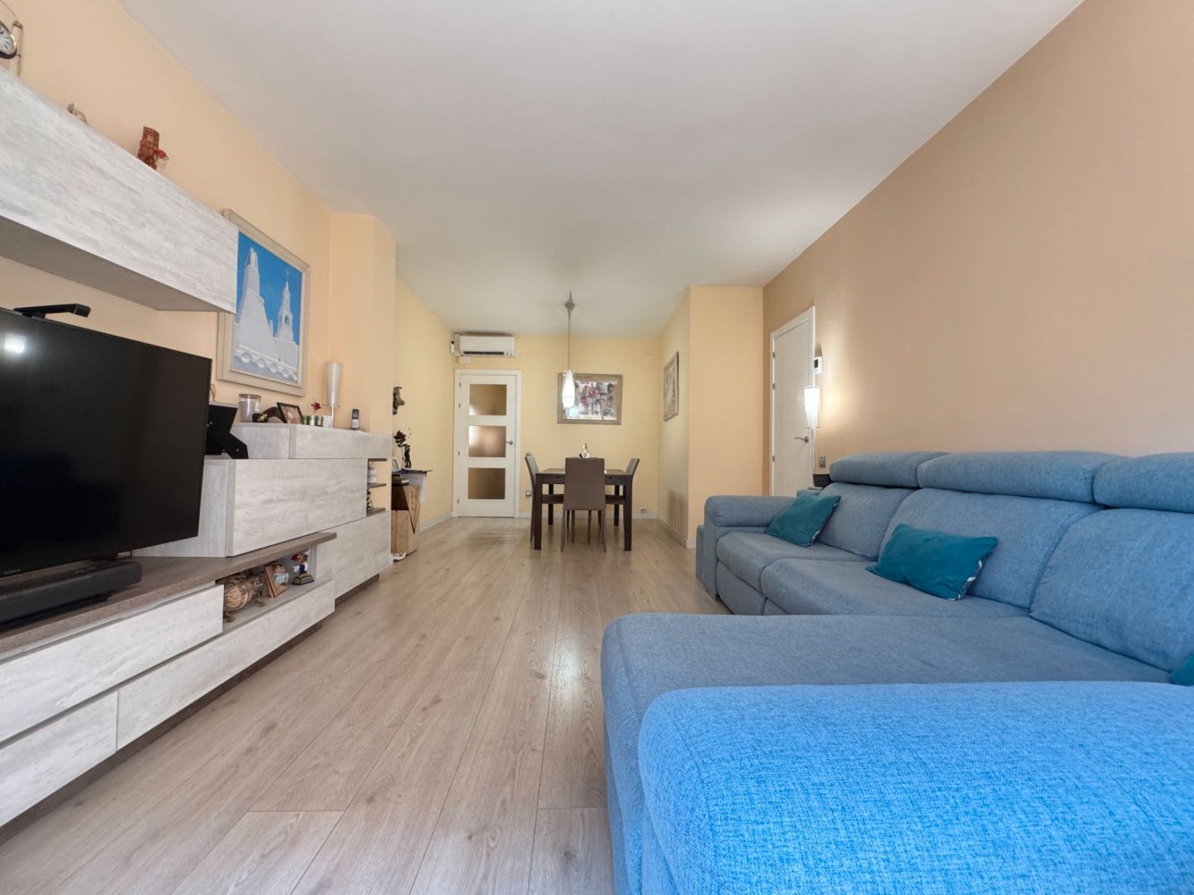 Apartamento de 4 dormitorios en Sant Martí, Spain No. 187666