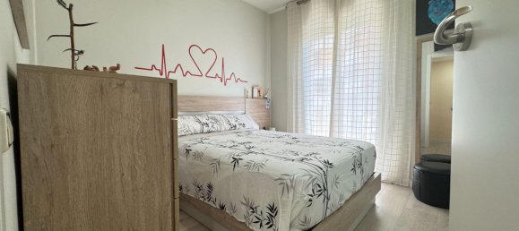 Apartamento de 4 dormitorios en Sant Martí, Spain No. 187666 25