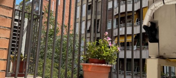 Apartamento de 4 dormitorios en Sant Martí, Spain No. 187666 2
