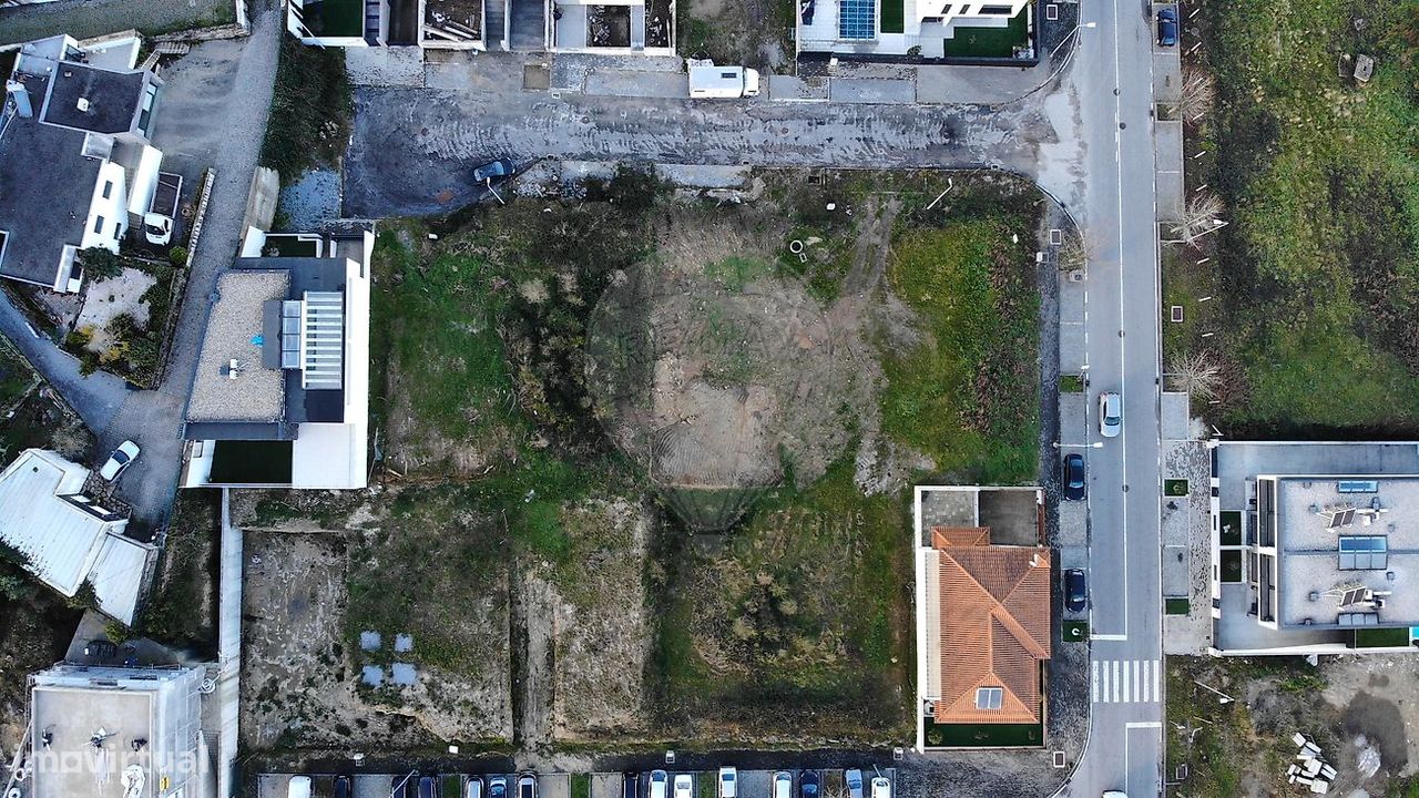 333m² Land in Freamunde, Portugal No. 61215