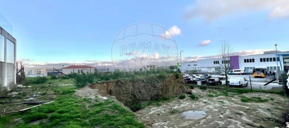 333m² Land in Freamunde, Portugal No. 61215 3