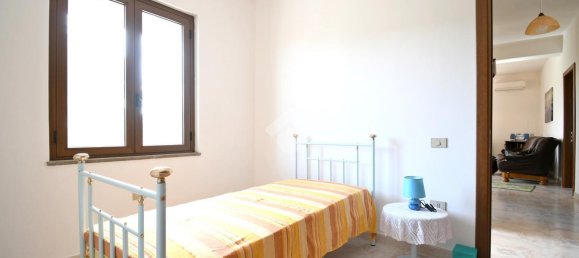 4 rooms House in Cabras, Italy No. 151558 16