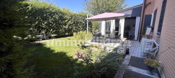 Apartamento de 2 dormitorios en Castelfranco Emilia, Italy No. 292036 19