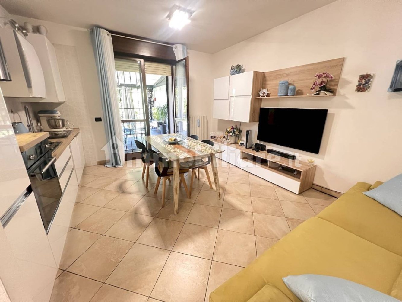 Apartamento de 2 dormitorios en Castelfranco Emilia, Italy No. 292036