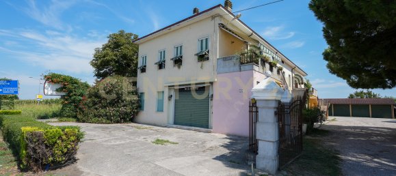 6 bedrooms Villa in Cerea, Italy No. 294702 3