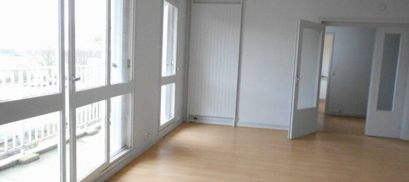 3 Schlafzimmer Wohnung in Chateauroux, France, Nr. 87242 3