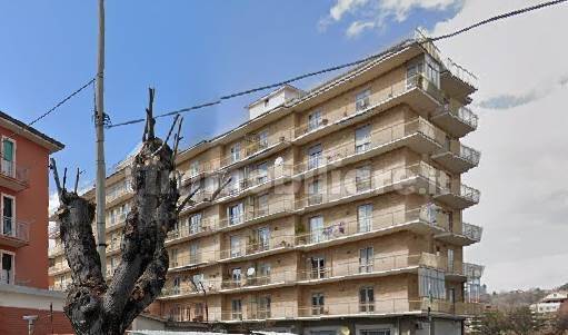 Apartamento de 3 dormitorios en Avellino, Italy No. 83907