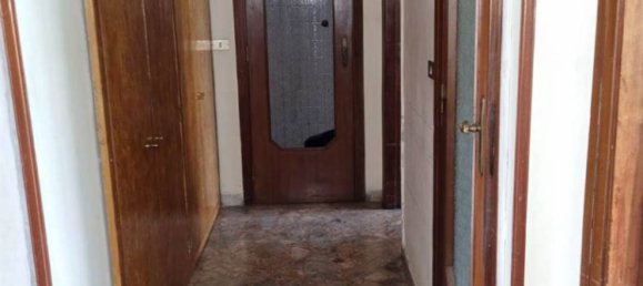 Apartamento de 3 dormitorios en Avellino, Italy No. 83907 13