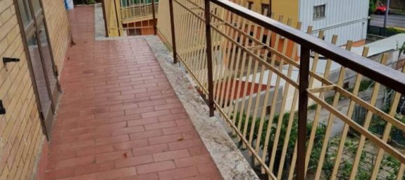Apartamento de 3 dormitorios en Avellino, Italy No. 83907 26