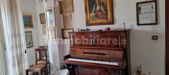 Apartamento de 3 dormitorios en Avellino, Italy No. 83907 7
