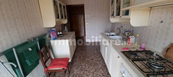 Apartamento de 3 dormitorios en Avellino, Italy No. 83907 30