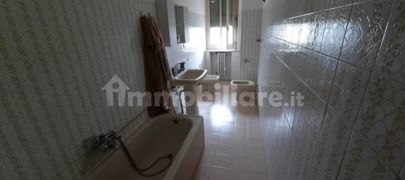 Apartamento de 3 dormitorios en Avellino, Italy No. 83907 28