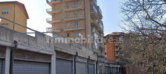 Apartamento de 3 dormitorios en Avellino, Italy No. 83907 3