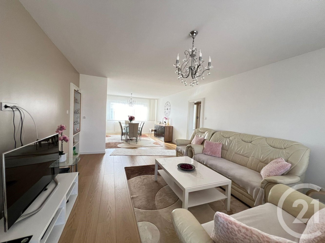 Apartamento de 3 dormitorios en Hoenheim, France No. 157629