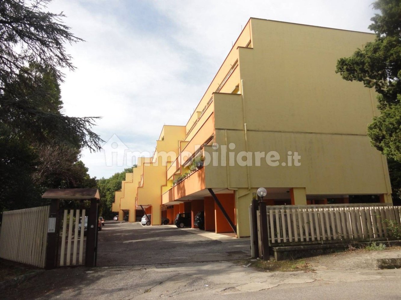 Квартира с 3 спальнями в Чеккано, Италия № 84912