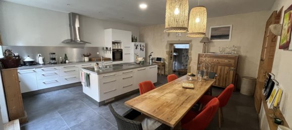 Дом с 5 спальнями в Вийяндро, Франция № 302000 8