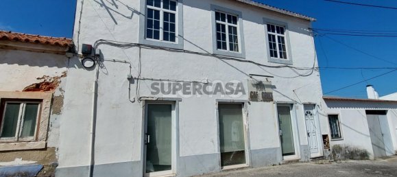 214m² Building in Maiorga, Portugal No. 162223 3