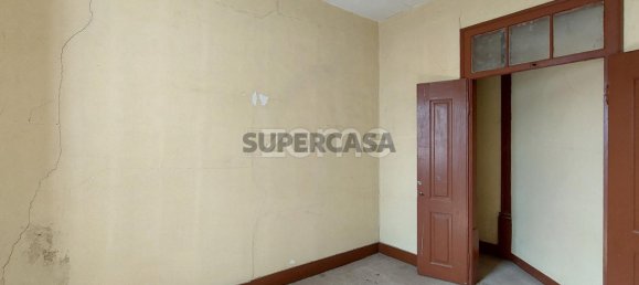 214m² Building in Maiorga, Portugal No. 162223 29