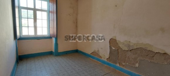 214m² Building in Maiorga, Portugal No. 162223 12