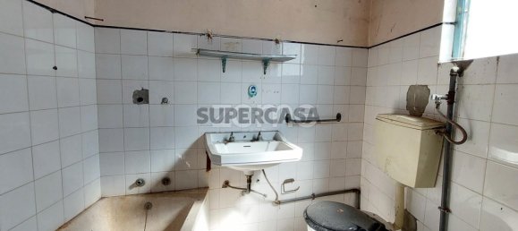 214m² Building in Maiorga, Portugal No. 162223 13