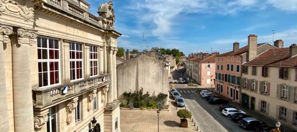 Apartamento de 4 dormitorios en Luneville, France No. 64672 3