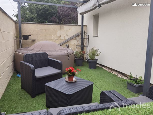 1 bedroom Apartment in Val-d'Oise, France No. 303346