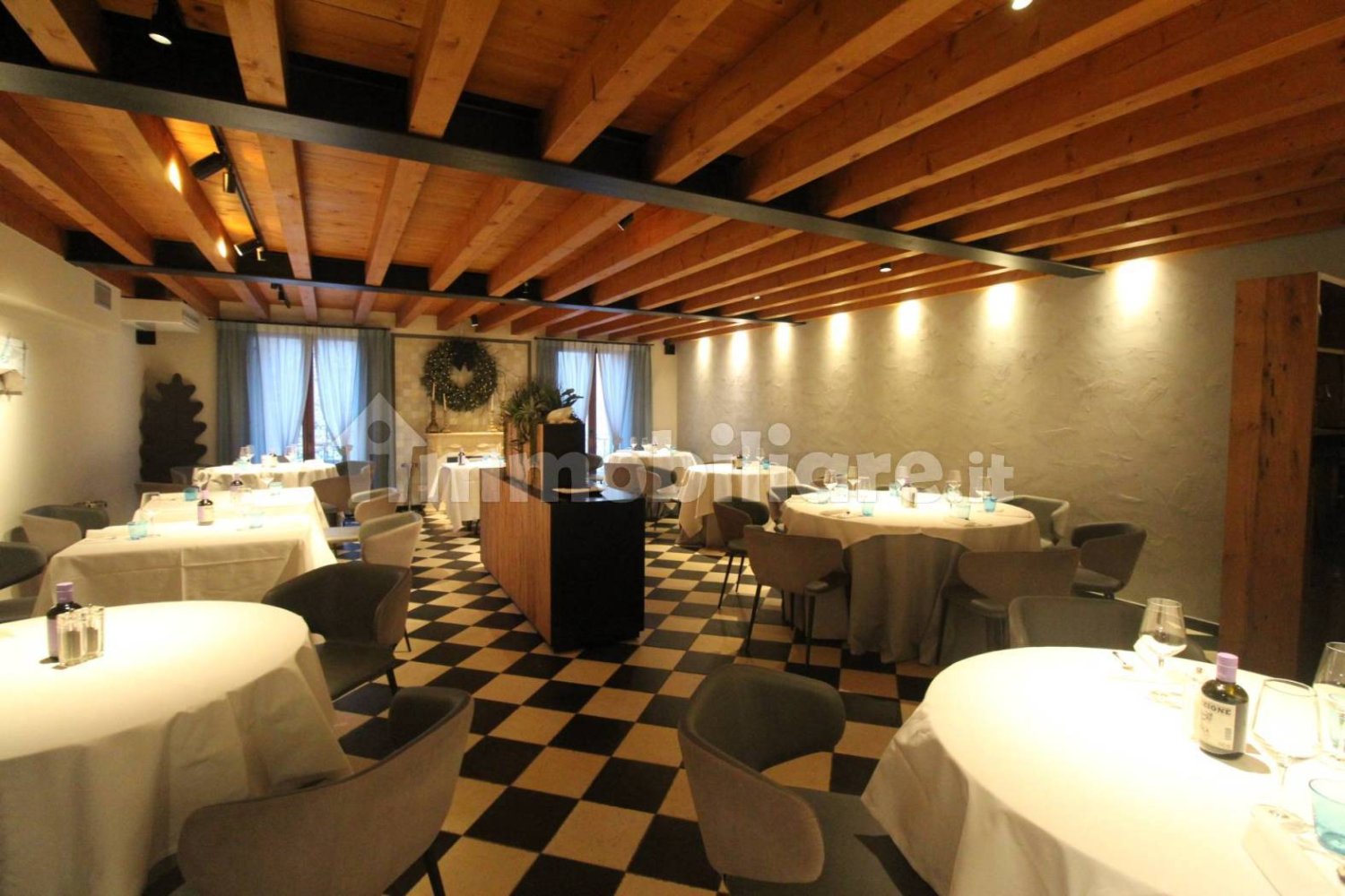 3 rooms Commercial property in Arzignano, Italy No. 177566