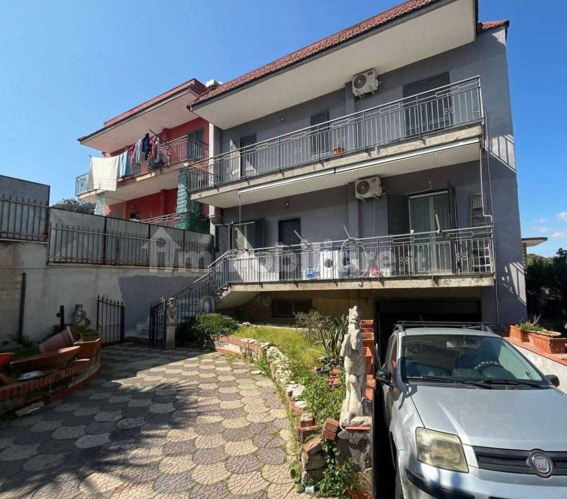 Вилла с 5 спальнями в Неаполь, Италия № 151309