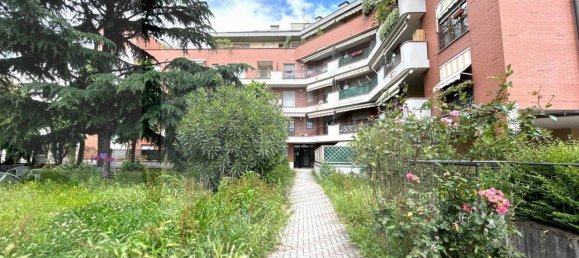 3 rooms Apartment in Cinisello Balsamo, Italy No. 29882 21