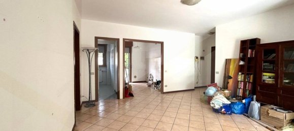 3 rooms Apartment in Cinisello Balsamo, Italy No. 29882 5