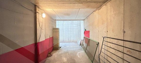 3 rooms Apartment in Cinisello Balsamo, Italy No. 29882 23