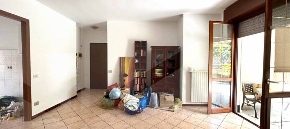 3 rooms Apartment in Cinisello Balsamo, Italy No. 29882 3