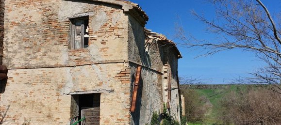 Дом с 5 спальнями в Монтегридольфо, Италия № 334248 4