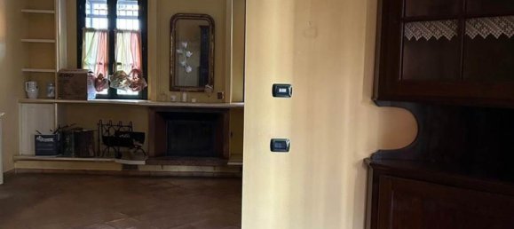 240m² Building in Luzzara, Italy No. 210054 5