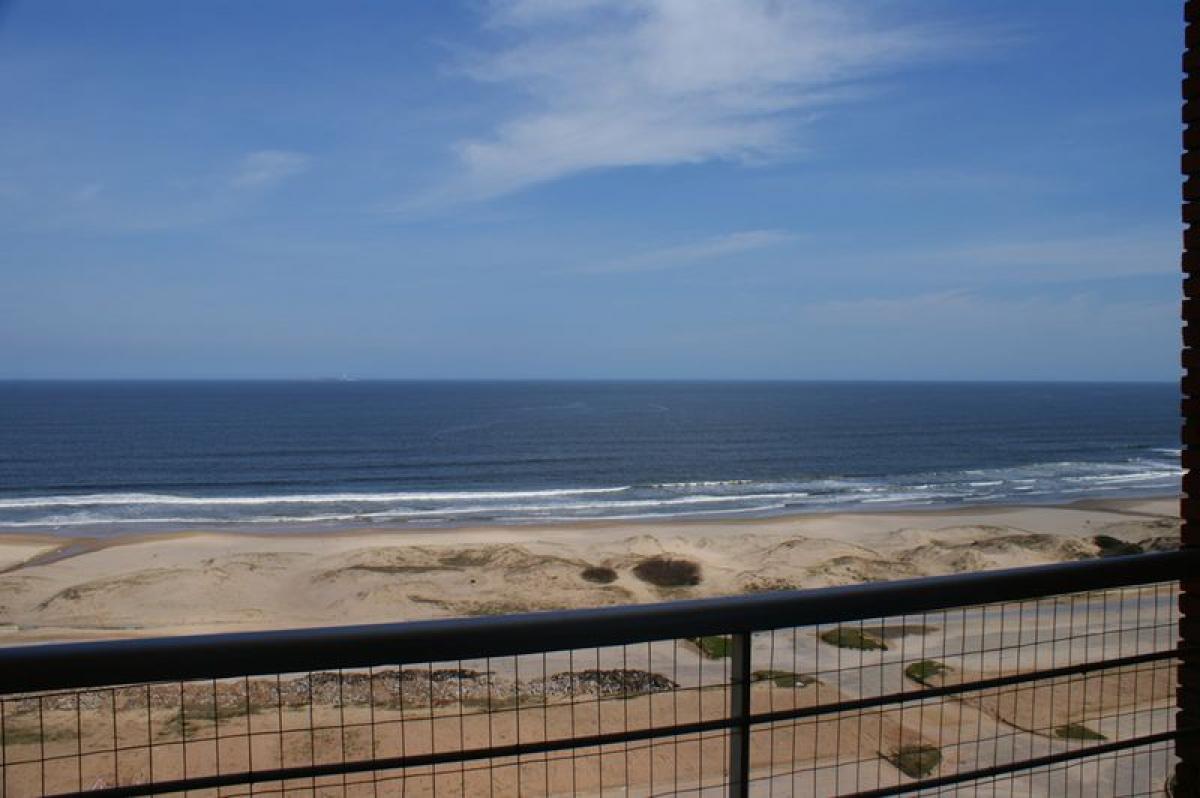 2 bedrooms Apartment in Maldonado, Uruguay No. 12268