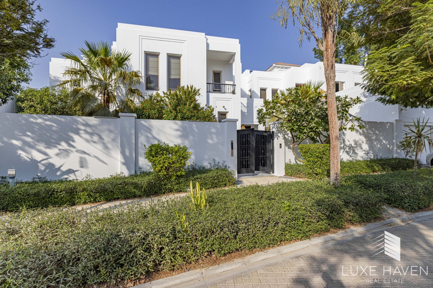 6 bedrooms Villa in Al Barari, UAE No. 8090