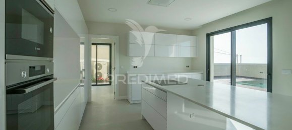 Дом с 3 спальнями в Фуншал, Португалия № 94307 16