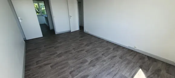 3-salle Appartement à Châteauroux, France No. 256451 3