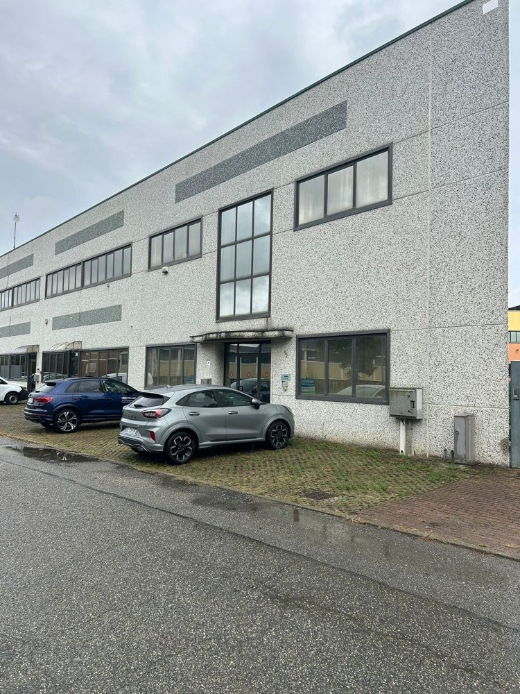 Escritório em Rosta, Italy 410 m² N.º 310976