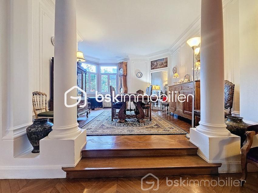 Casa de 5 dormitorios en Arras, France No. 269741