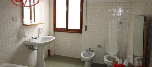 3 rooms Apartment in San Giovanni Valdarno, Italy No. 230880 10