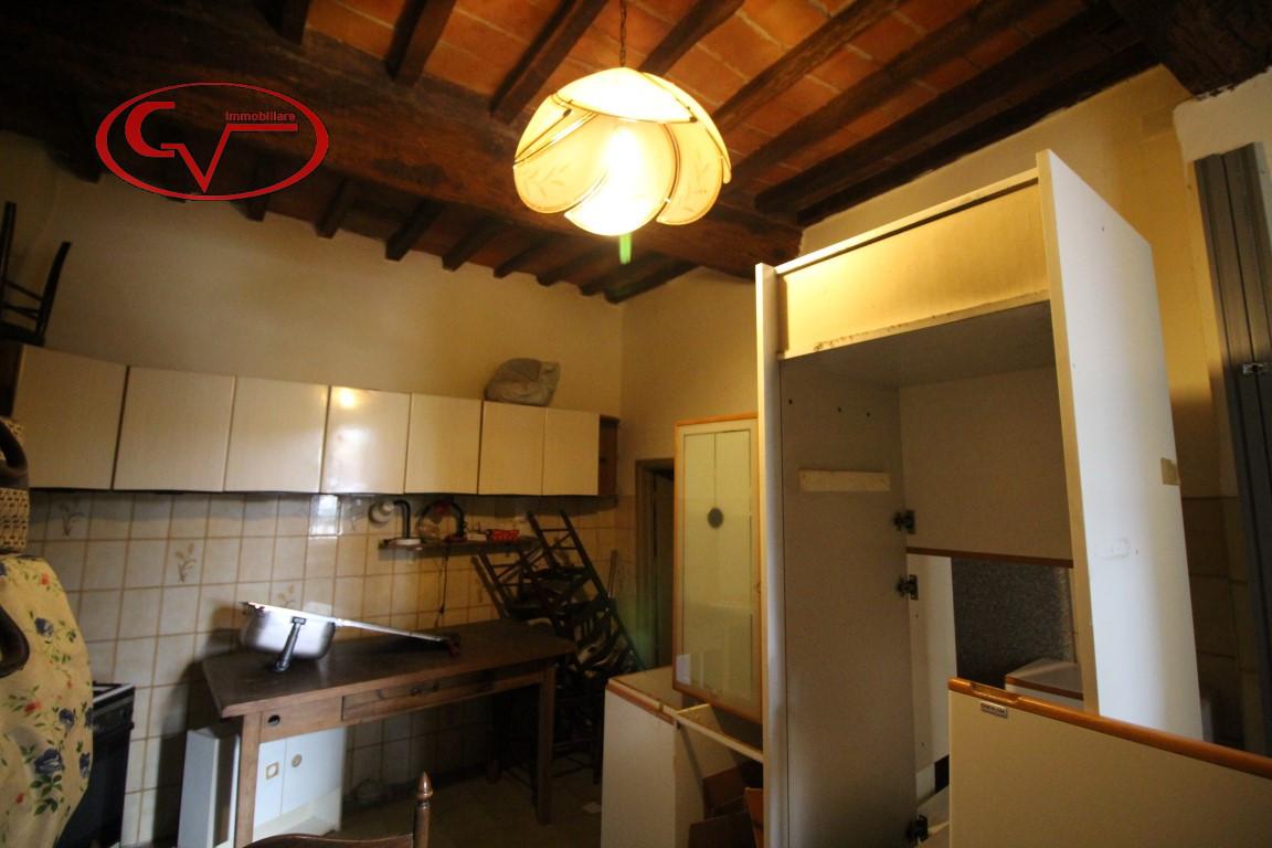 3 rooms Apartment in San Giovanni Valdarno, Italy No. 230880
