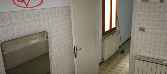 3 rooms Apartment in San Giovanni Valdarno, Italy No. 230880 9