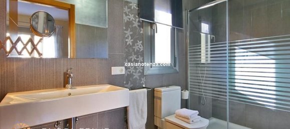 7 bedrooms Villa in Calpe, Spain No. 1499 2